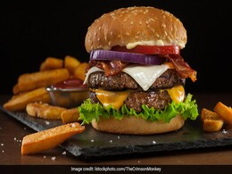 Burger King में पहुंचा शख्स, बर्गर को जैसे ही खाया तो निकलने लगा गले से खून... अंदर मिली ये खतरनाक चीज Burger King में पहुंचा शख्स, बर्गर को जैसे ही खाया तो निकलने लगा गले से खून... अंदर मिली ये खतरनाक चीज