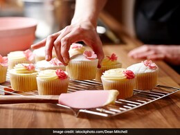 Ran Out Of Oil? Try These 5 Best Oil Substitutes For Baking