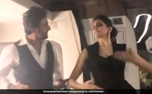 Seen This Video Of Deepika Padukone And Ranbir Kapoor 'Goofing Around' On <i>Balam Pichkari</i>?