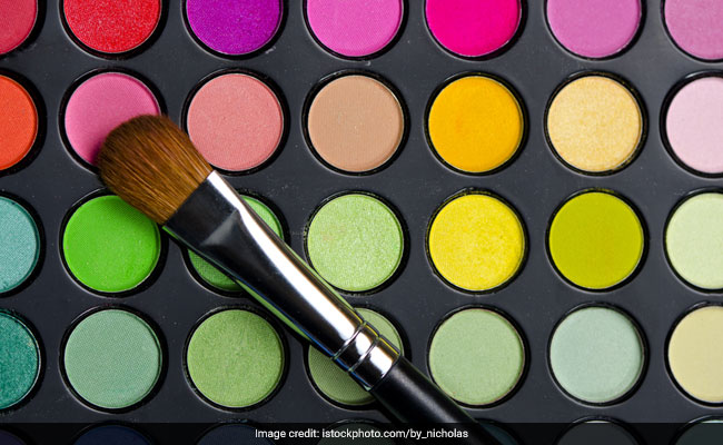 7 Bright Eye Shadow Palettes That Are A Great Addition To Your Summer Makeup Kit