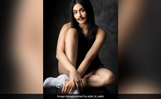 इस बॉलीवुड एक्ट्रेस की निकल आई मूंछें, बोलीं- कभी सोचा भी नहीं था कि...देखें Photo