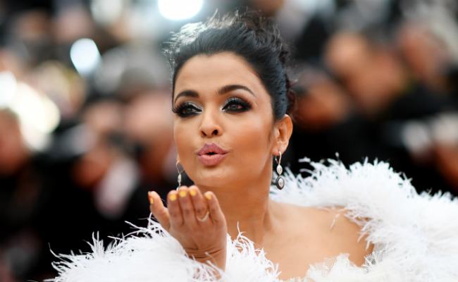 Cannes 2019: ICYMI - Deepika Padukone's Comments On Aishwarya Rai Bachchan's Pics