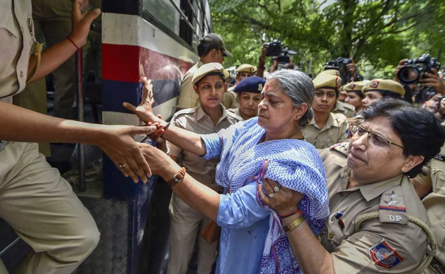 Protests Outside Supreme Court After Panel Clears Chief Justice