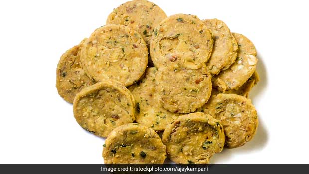 Raksha Bandhan 2019: Make Crispy Methi Mathri To Celebrate The Festival (Recipe Inside)