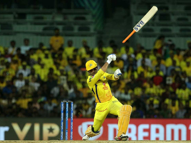 MS Dhoni Survives Jasprit Bumrah's Final Over Scare, Twitter Goes Berserk