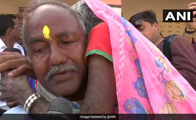 Jharkhand Man Carries 105-Year-Old Mother To Polling Booth