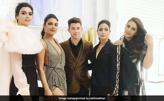 हिना खान ने की प्रियंका चोपड़ा की तारीफ, बताया वॉकिंग इंस्पिरेशन