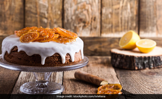8 Pretty Stands To Serve Your Home Baked Cakes On
