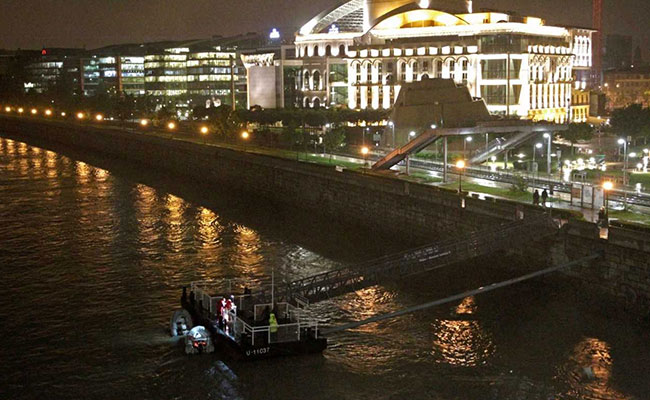 7 Dead, 21 Missing As Boat Capsizes After Hitting Cruise Boat In Hungary