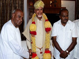 Election 2019: N Chandrababu Naidu Meets HD Deve Gowda, HD Kumaraswamy For Post-Poll Alliance Election 2019: N Chandrababu Naidu Meets HD Deve Gowda, HD Kumaraswamy For Post-Poll Alliance