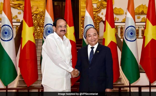 Vice President Venkaiah Naidu Meets Vietnam's PM Nguyen Xuan Phuc