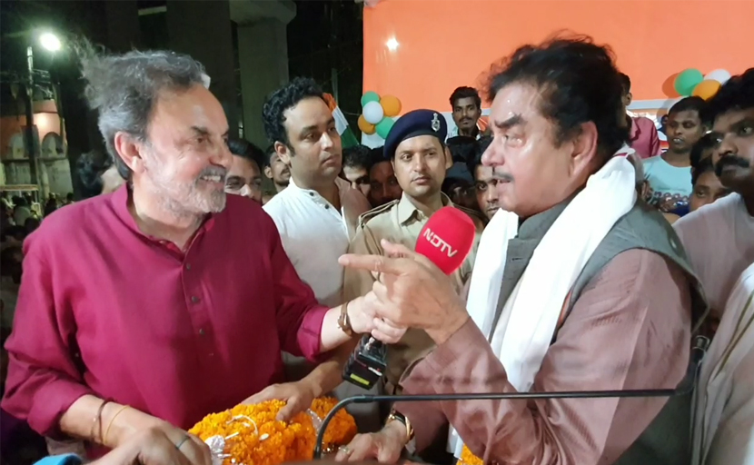 Polls 2019: BJP छोड़ने के मेरे फैसले की वजह से आडवाणी जी के आंखों में आंसू थे, लेकिन उन्होंने मुझे नहीं रोका- शत्रुघ्न सिन्हा