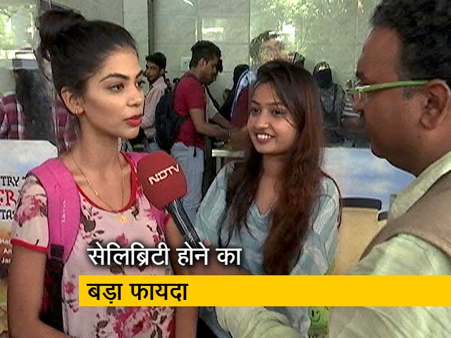 बाबा का ढाबा: क्या चुनाव में सेलिब्रिटी होने का फायदा मिलता है?