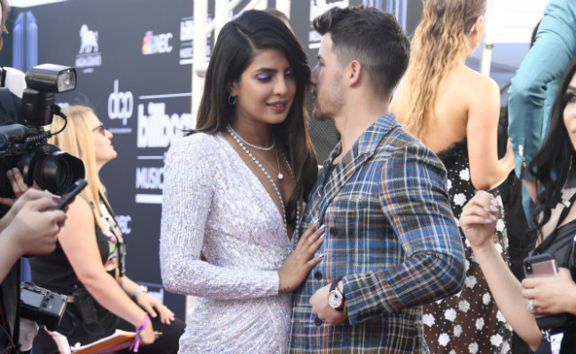 Billboard Music Awards 2019: Priyanka Chopra, Nick Jonas Stole A Kiss And Twitter Can't Even