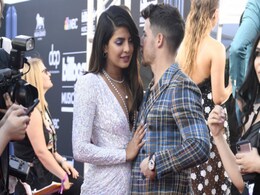 Billboard Music Awards 2019: Priyanka Chopra, Nick Jonas Stole A Kiss And Twitter Can't Even Billboard Music Awards 2019: Priyanka Chopra, Nick Jonas Stole A Kiss And Twitter Can't Even