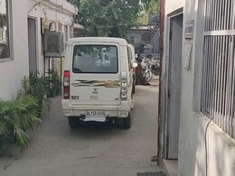 दिल्ली : कैश वैन लूटने की कोशिश, गार्ड की गोली से लुटेरे की मौत दिल्ली : कैश वैन लूटने की कोशिश, गार्ड की गोली से लुटेरे की मौत