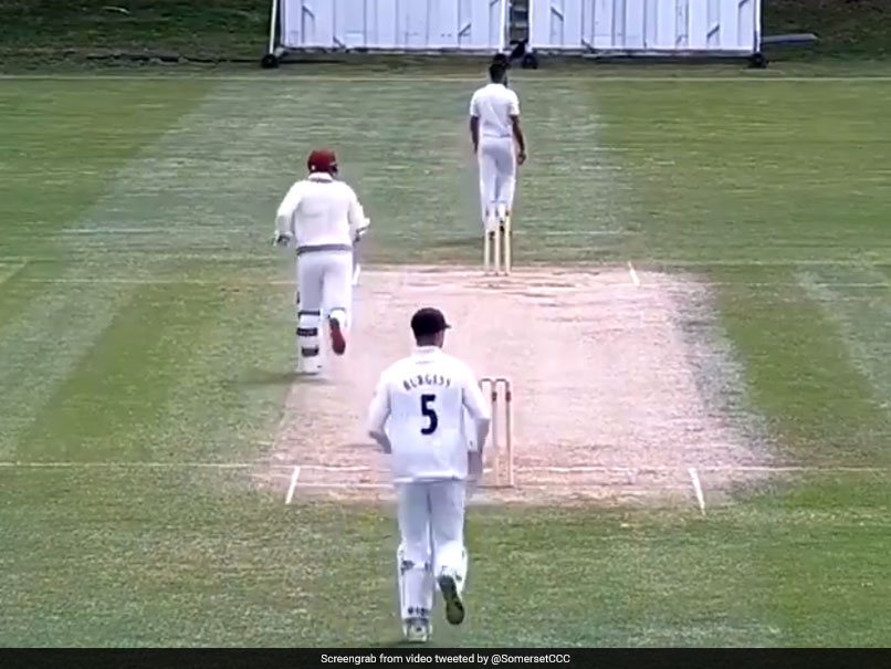 ऐसी 'रनिंग बिटवीन द विकेट्स' आपको हंसने पर कर देगी मजबूर, माइकल वॉन ने शेयर किया VIDEO