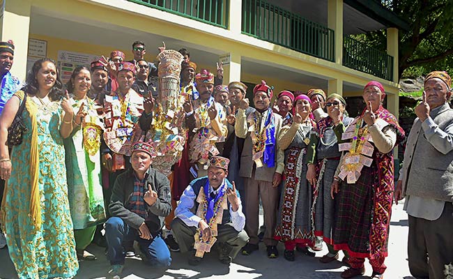 This <i>Baarat</i> Headed To Vote First, Groom Led The Way
