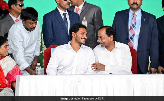 At Jagan Reddy's Oath Ceremony, KCR's Message On "Love, Cooperation"