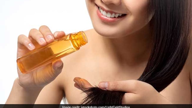 Coconut oil infused with tulsi stocks and goonja seeds can prevent dry hair during monsoon