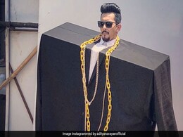 आदित्य नारायण ने शेयर की यह Photo, तो लोग बोले- टीवी खा लिया क्या? देखें... मजेदार VIDEO आदित्य नारायण ने शेयर की यह Photo, तो लोग बोले- टीवी खा लिया क्या? देखें... मजेदार VIDEO