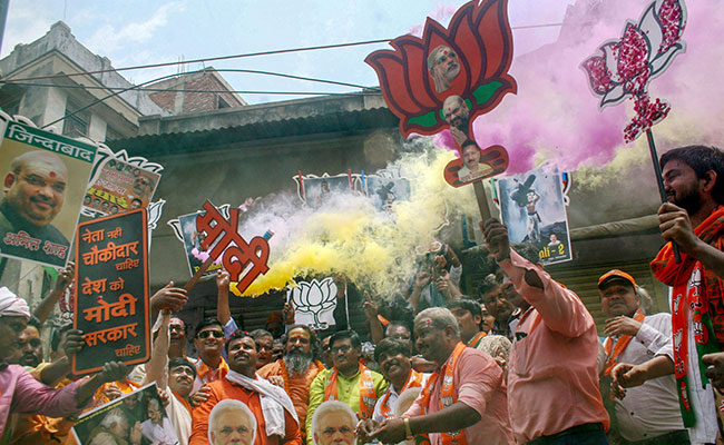 <i>Banarasi Paan</i> Adds Flavour To Roadside Debate In PM Modi's Constituency