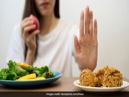 Healthy Diet: क्या आप रोजाना हेल्दी डाइट लेते हैं? एक्सपर्ट से जानें लगातार हेल्दी डाइट पर रहने के 14 टिप्स Healthy Diet: क्या आप रोजाना हेल्दी डाइट लेते हैं? एक्सपर्ट से जानें लगातार हेल्दी डाइट पर रहने के 14 टिप्स