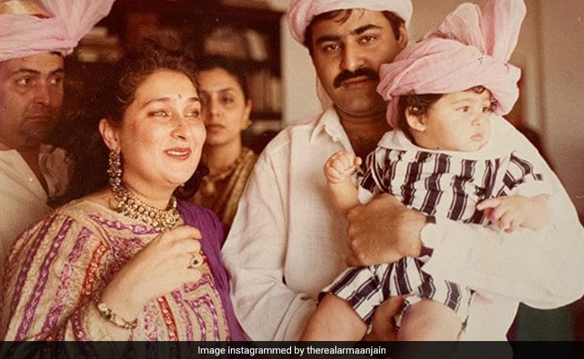 Can You Spot Rishi And Neetu Kapoor In Ranbir's Cousin Armaan Jain's Throwback Pic?