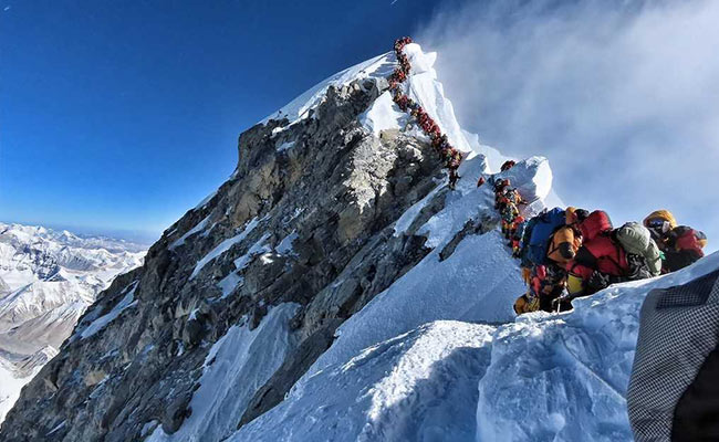 American Climber Dies On Descent From Summit Of Mount Everest