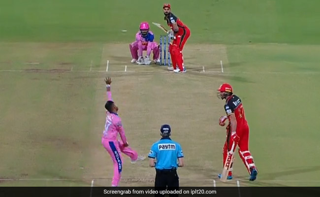 IPL 2019: मिस्ट्री गेंद से विराट, एबीडी, स्टोइनिस के उड़ाए होश, हैट्रिक के बाद लोग बोले- चहल को हटाओ इसे लाओ... देखें VIDEO