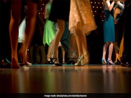 56 Arrested From Thane Bar For Obscenity, Violation Of COVID-19 Norms: Police 56 Arrested From Thane Bar For Obscenity, Violation Of COVID-19 Norms: Police