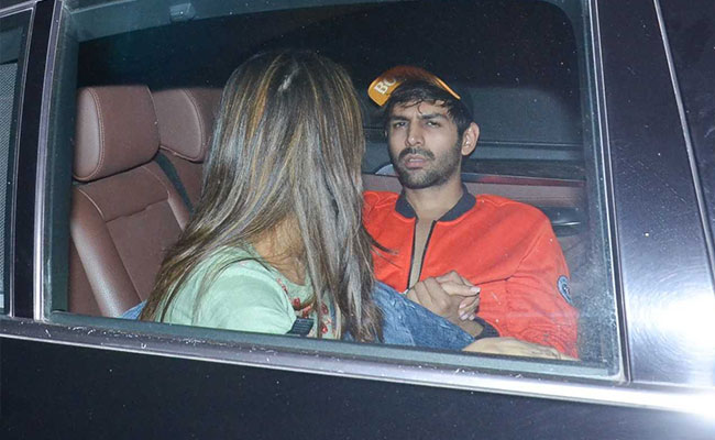 Sara Ali Khan And Kartik Aaryan Spotted Holding Hands. See Pics