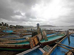 Cyclone Fani Updates:  प्रचंड चक्रवाती तूफान फानी पहुंचा पुरी के समुद्र तट, 175 किमी प्रति घंटे की रफ्तार से चल रहीं हवाएं, भारी बारिश Cyclone Fani Updates:  प्रचंड चक्रवाती तूफान फानी पहुंचा पुरी के समुद्र तट, 175 किमी प्रति घंटे की रफ्तार से चल रहीं हवाएं, भारी बारिश