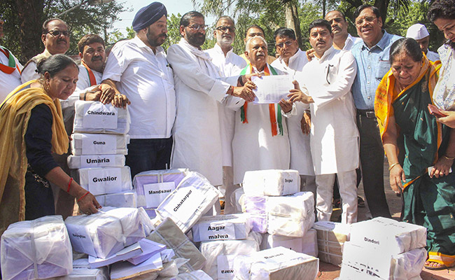 Congress Dumps "Proof" Of Loan Waiver Outside Shivraj Singh Chouhan's House