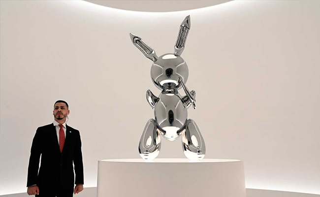 Jeff Koons Work Sells For $91.1 Million, Record For Living Artist