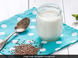 How To Eat Flaxseeds: अलसी के बीजों को कैसे करें डाइट में शामिल, यहां जानें तरीका और फायदे How To Eat Flaxseeds: अलसी के बीजों को कैसे करें डाइट में शामिल, यहां जानें तरीका और फायदे