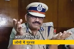 अलवर में दलित महिला के साथ गैंगरेप मामले में लोगों में आक्रोश अलवर में दलित महिला के साथ गैंगरेप मामले में लोगों में आक्रोश
