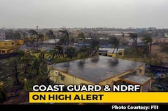 8 Dead As Cyclone Fani Hits Odisha, Now Moving Towards Bengal 8 Dead As Cyclone Fani Hits Odisha, Now Moving Towards Bengal