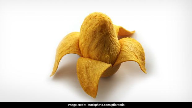 Benefits of Mango Peel: आम के आम... छिलकों के भी 'दाम'! बड़े काम का है 'कचरा', फायदे जान आप इसे फेंकेगे नहीं