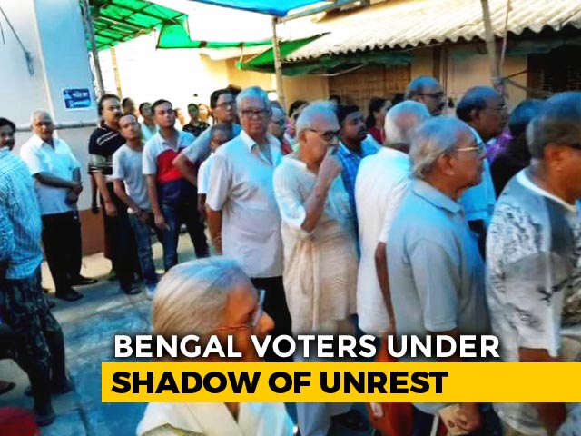 Long Queues At South Kolkata Polling Booth Amid EVM Glitches