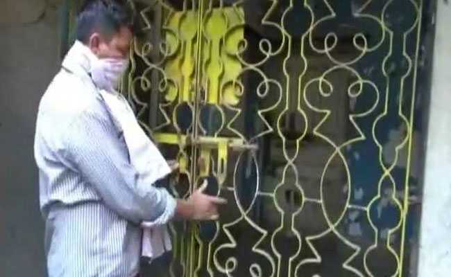 Decomposed Bodies Of Bengal Minister's Family Members Found At Home