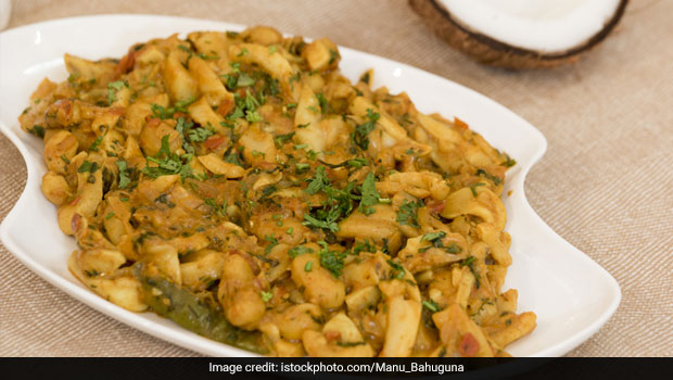 Fibre-Rich Veg Recipe: Try This Healthy And Delicious Kachche Kele (Raw Banana) Ki Subzi Recipe (Video)