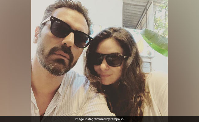 Parents-To-Be Arjun Rampal And Gabriella Demetriades' Selfie Will Give You 'Summer Vibes'