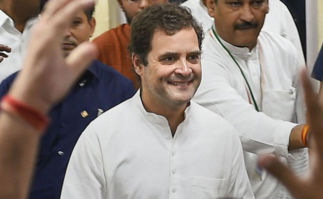 "क्या आप मिलान से वापस आ गए?": नए साल की शुभकामनाओं पर आप ने राहुल गांधी को किया ट्रोल