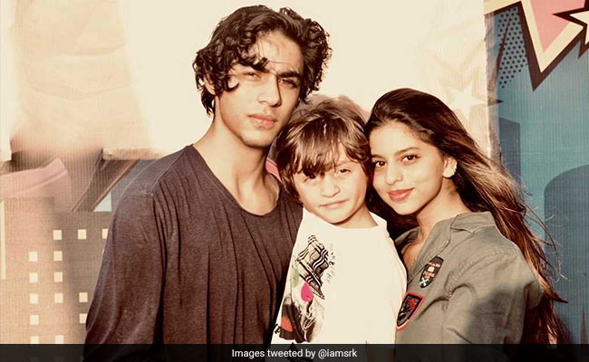 This Pic Of Aryan, Suhana And AbRam Is 'Sugar, Spice And Everything Nice.' Shah Rukh Khan's Words