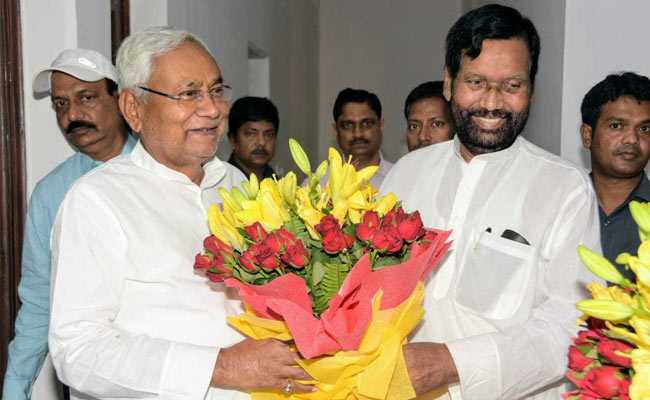 Ram Vilas Paswan Goes Off Script On Nitish Kumar's Role In Bihar Polls
