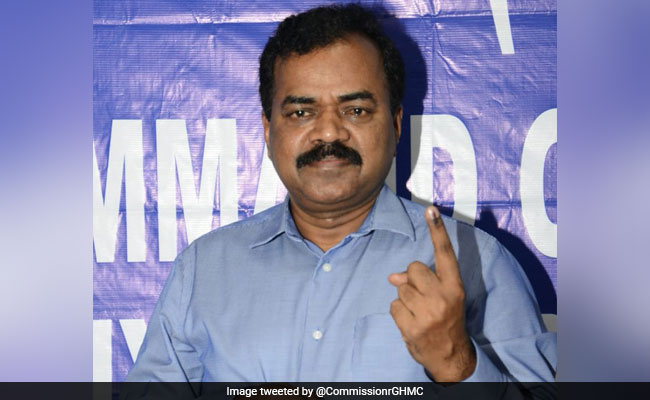 Hyderabad Civic Body Boss's Car Breaks Road Rules, Called Out On Internet