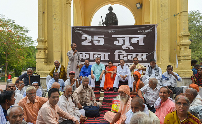 People Jailed During Emergency Observe Its 44th Anniversary In UP