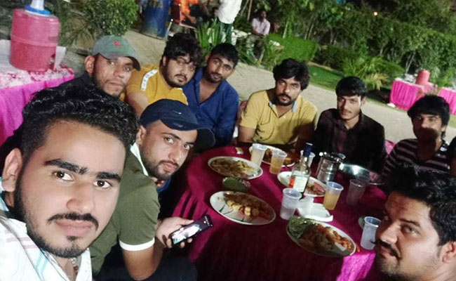 पार्टी में हो रहा था 'डॉन' का इंतजार, पुलिस ने पहुंचकर किया 15 को गिरफ्तार