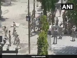 हमारी व्यवस्था इस गटर से बाहर कब निकलेगी? हमारी व्यवस्था इस गटर से बाहर कब निकलेगी?